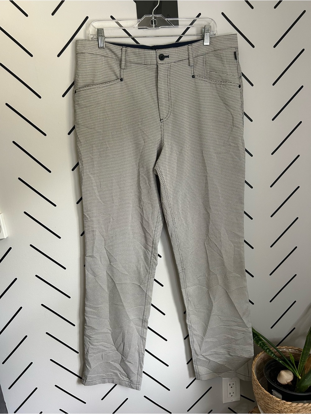 NWOT VUGA men’s tech mini plaid golf pants 35x32 fall golf pants